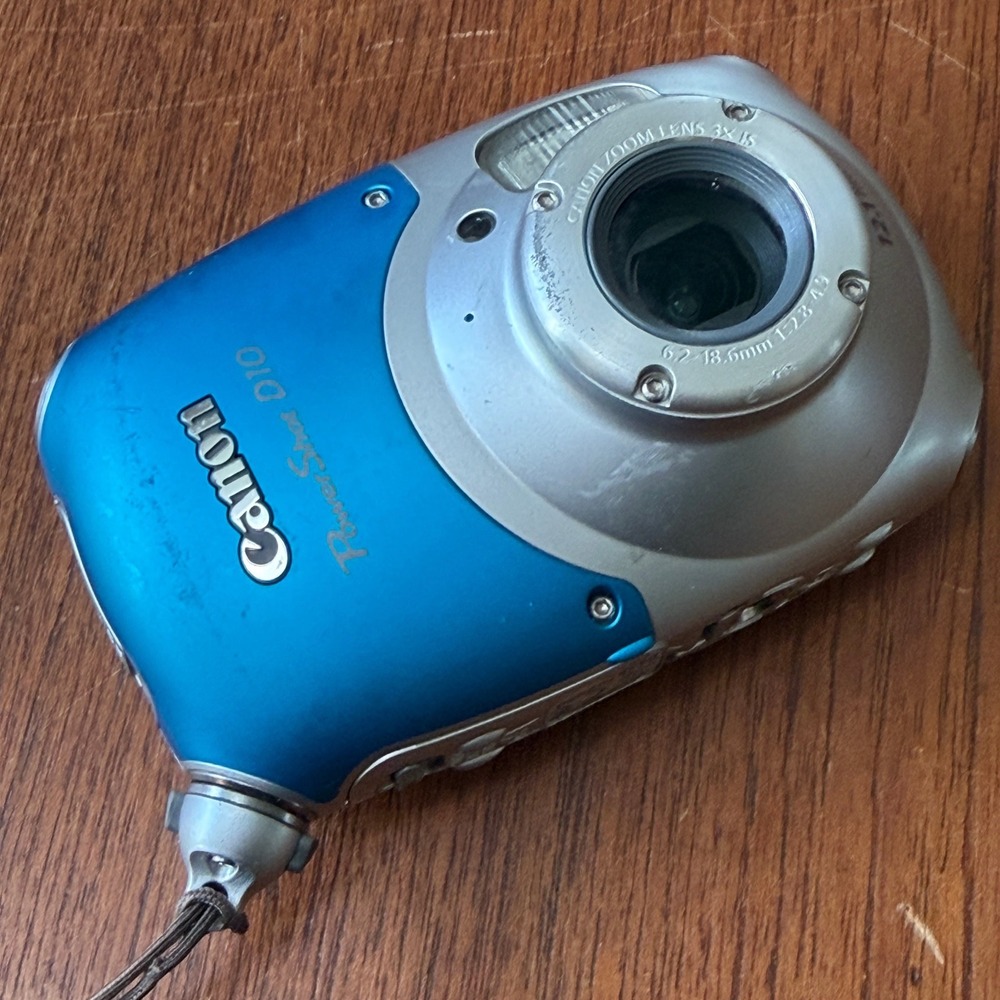 Canon PowerShot D10 12.1MP Waterproof Digital Camera Blue Silver Rugged Digicam